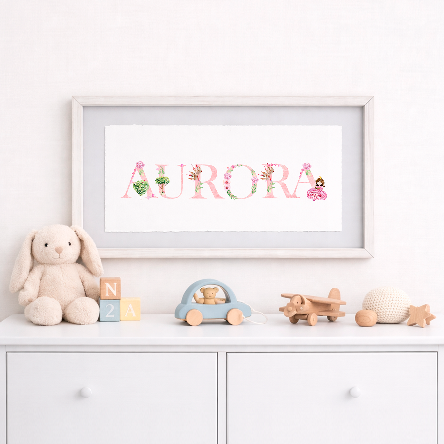 Cuadro con nombres decorados con motivos de princesas