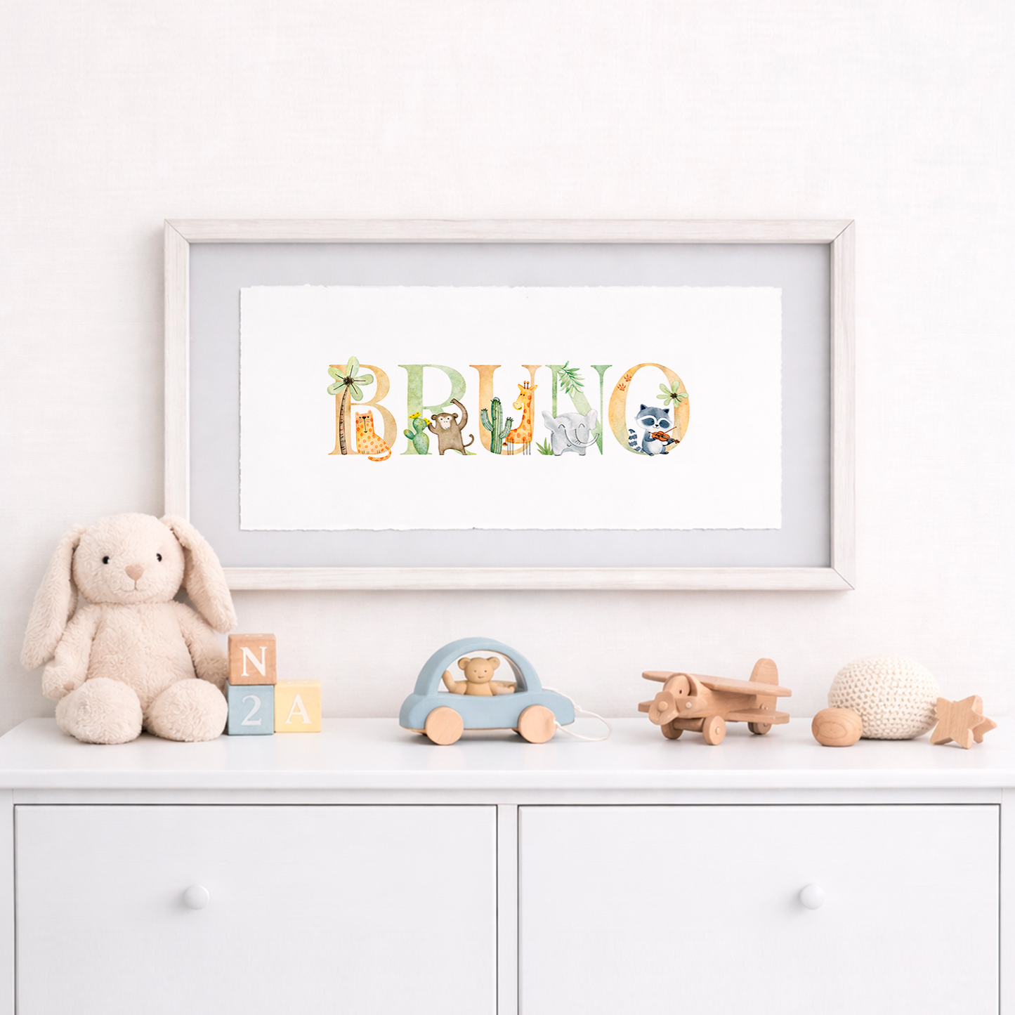 Cuadro con nombres decorados con motivos de animalitos del bosque