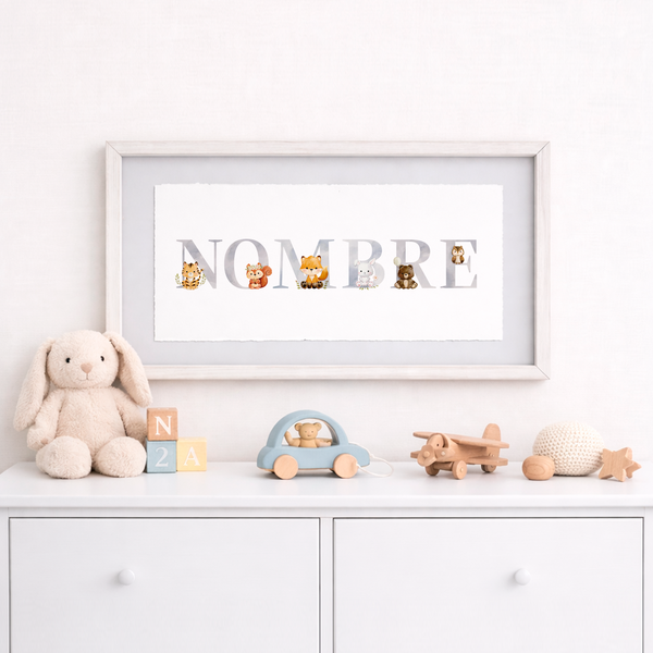 Cuadro con nombres decorados con motivos de animalitos bebés