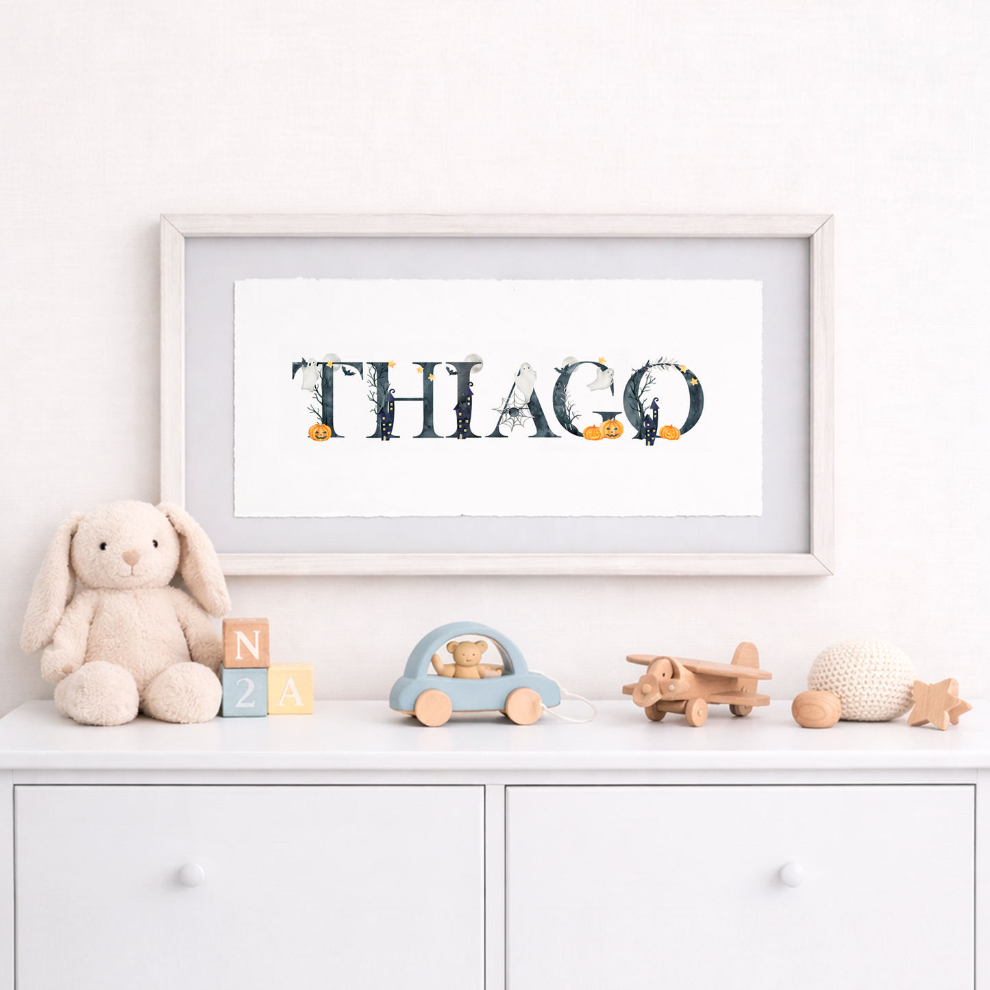 Cuadro con nombres decorados con motivos de halloween